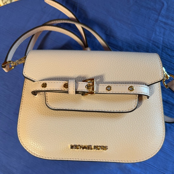 NWOT Michael Kors Baby Pink Crossbody Bag - Picture 1 of 6